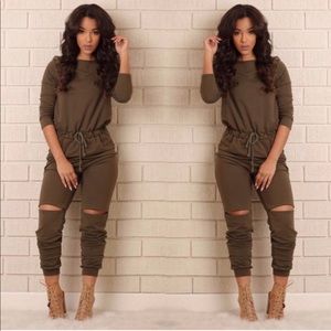 NEW Trendy Fashion Jumpsuit - (Size L)